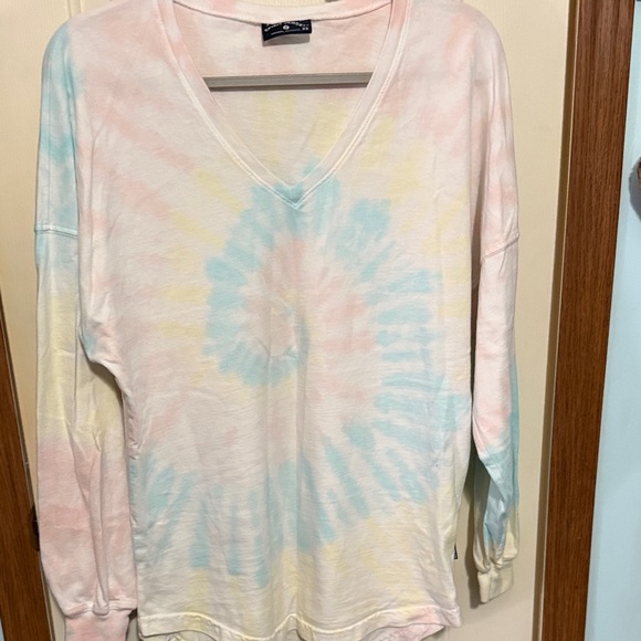 SPIRIT JERSEY Tops - Spirit Jersey Tie-Dye V-Neck Long Sleeve Top size XS but is oversized